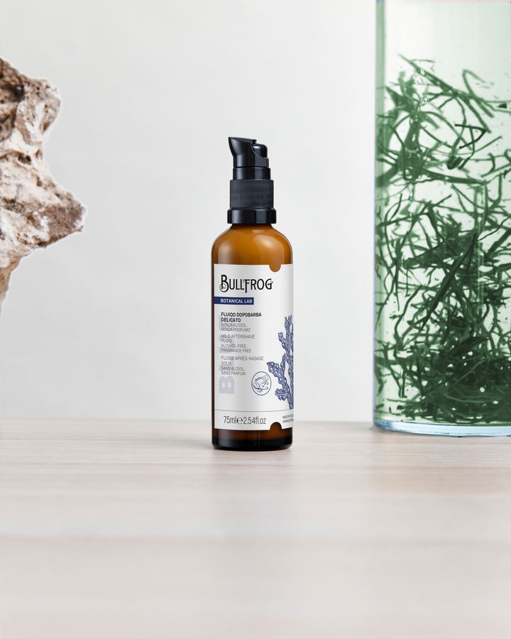 lo e il liquido dopobarba Fluido Dopobarba Delicato Bullfrog